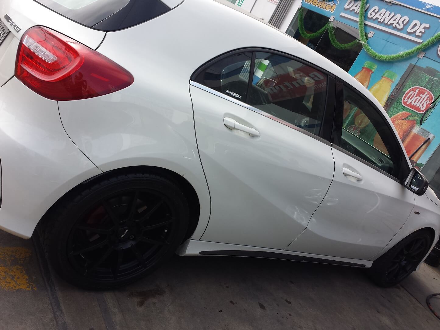 Cliente atendido por Llantas Runflat — instalación de llantas y neumáticos premium