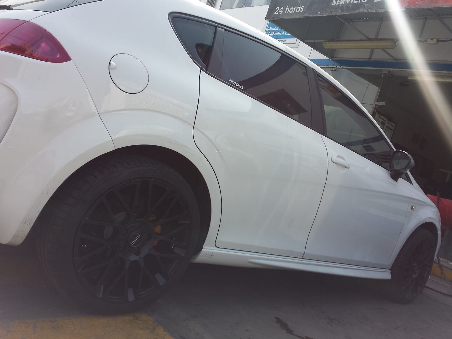 Cliente atendido por Llantas Runflat — instalación de llantas y neumáticos premium