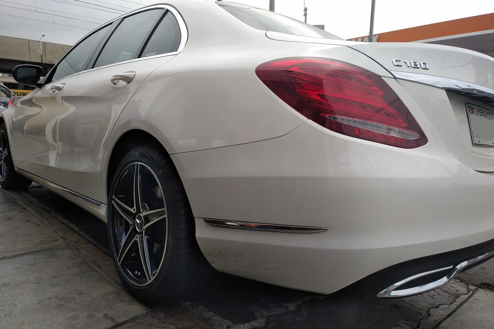Cliente atendido por Llantas Runflat — instalación de llantas y neumáticos premium