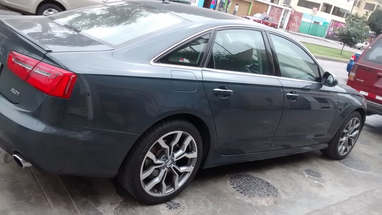 Cliente atendido por Llantas Runflat — instalación de llantas y neumáticos premium